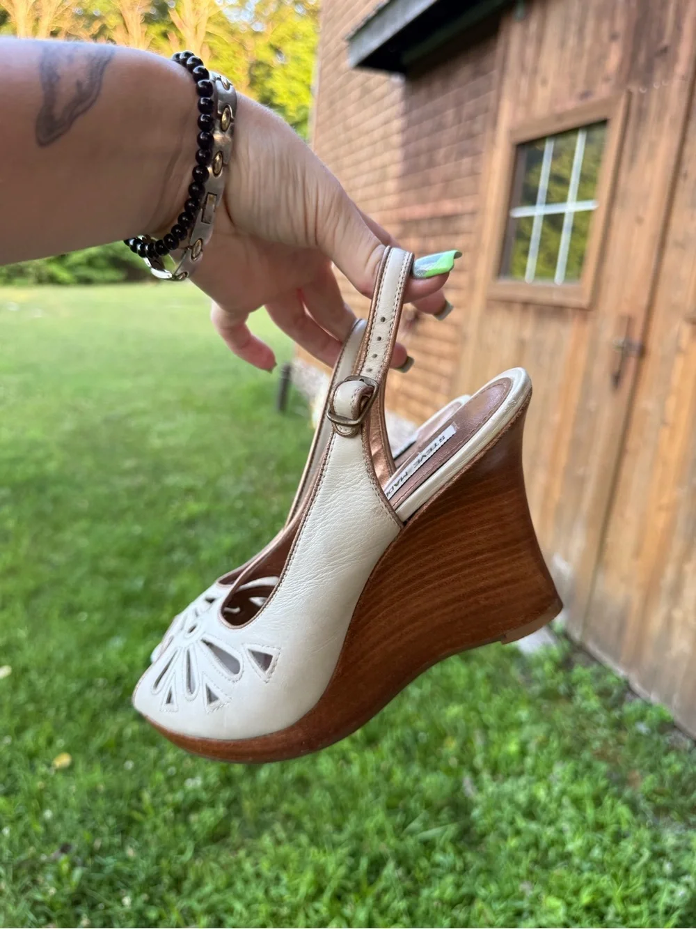 VTG Steve Madden “Agrie” Cream Slingback Wedge Sandals